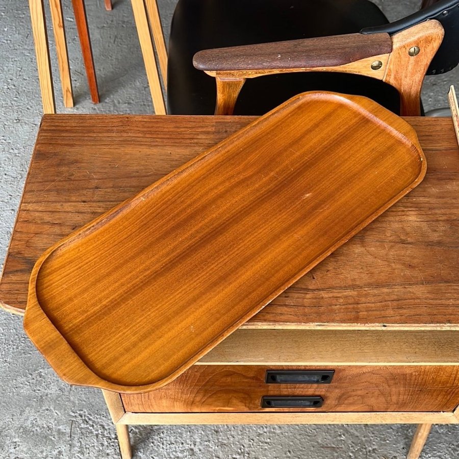 Teakbricka 51cm lång bricka teak retro vintage Sverige trä