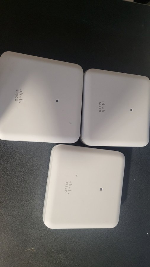 3 st Cisco AIR-AP1852E-K9 Access Points