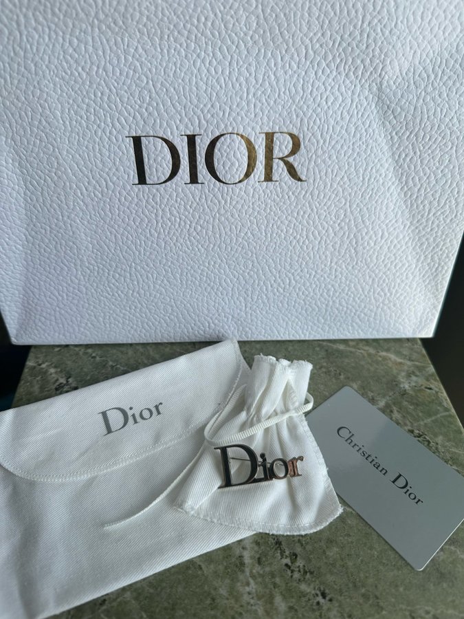 DIOR Brosch silver HELT NY