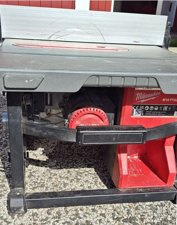 Milwaukee M18 FTS210 bordssåg