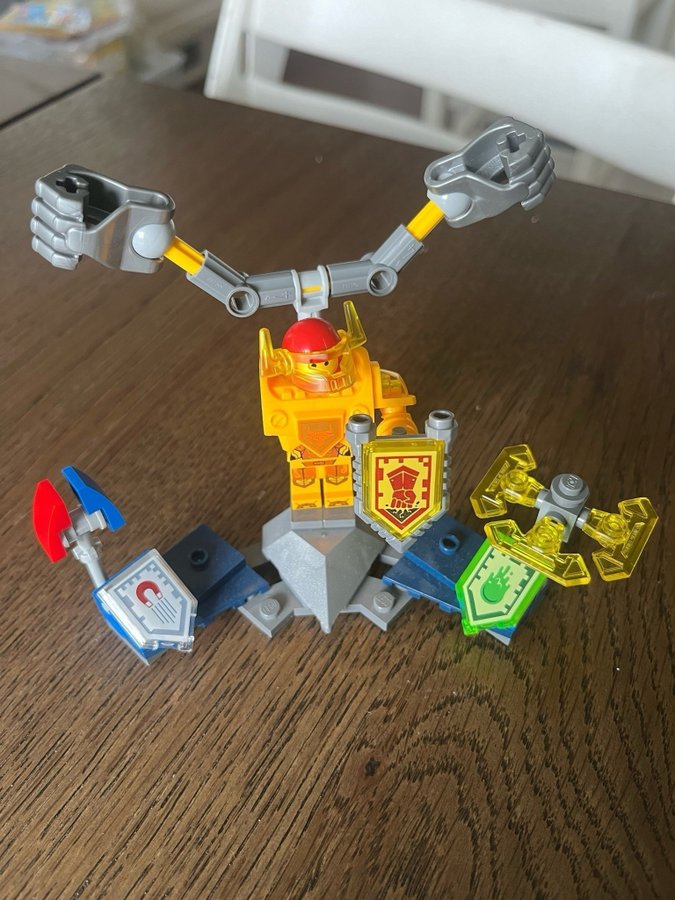 Lego Nexo Knights 70336 Ultimate Axl