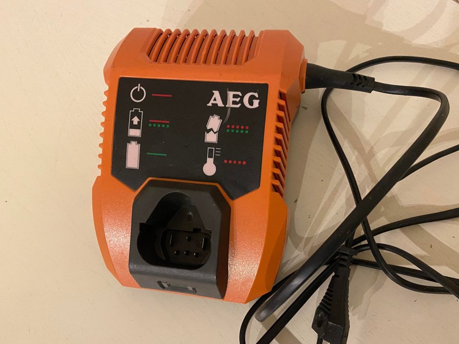 AEG LL1230 Battery Charger