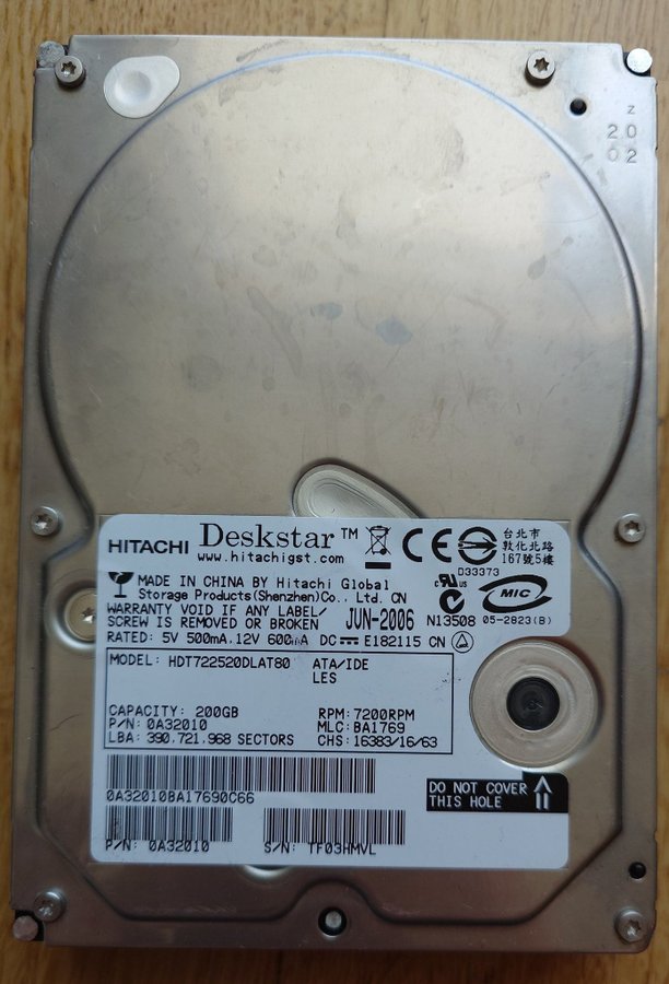 1x 200GB IDE Hitachi drive