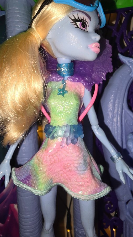 Monster High Abbey begagnad i fint skick ändå