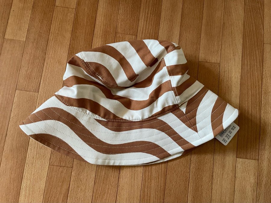 Marimekko x Uniqlo Lirinä beige randig bucket hat hatt solhatt