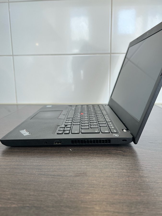 LENOVO L490 LAPTOP! 8gb ram/256gb ssd m2 minne!