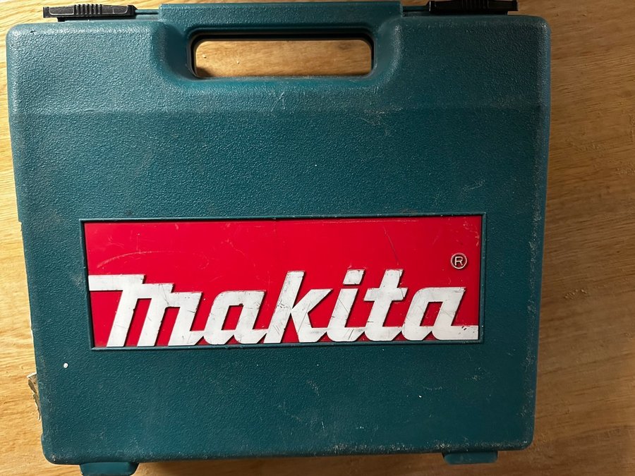 Makita 4351 FCT Scie sauteuse