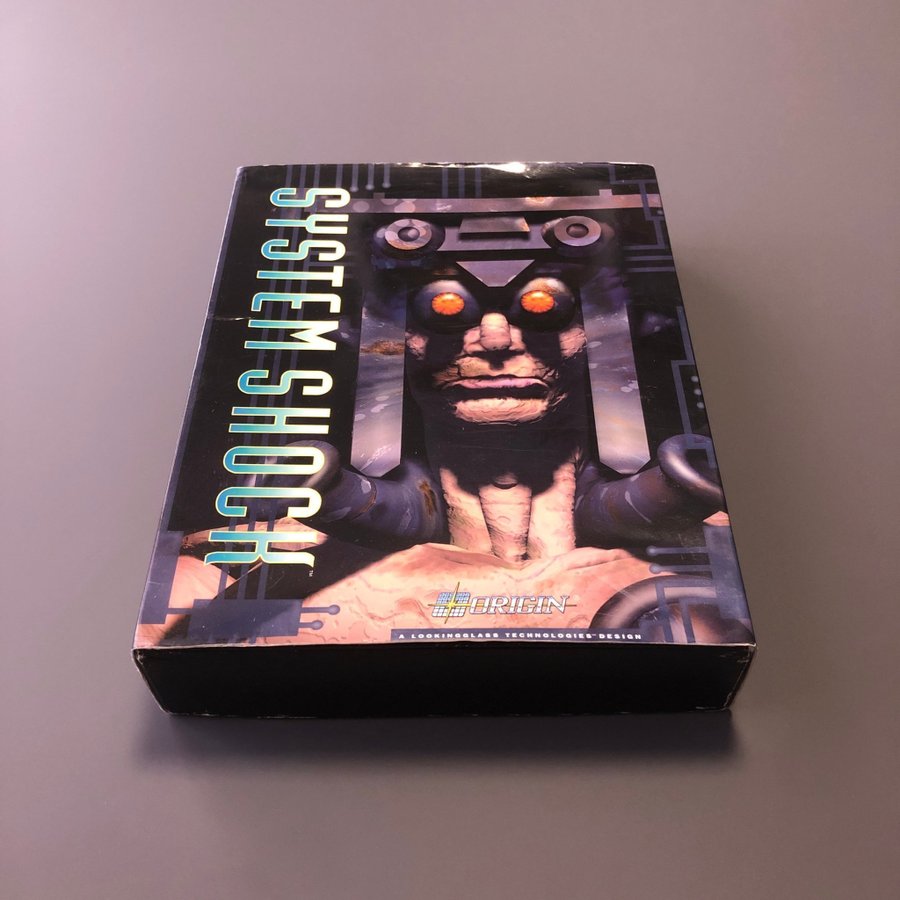 System Shock - big box - förstautgåvan på 3.5" floppy - komplett spel till DOS