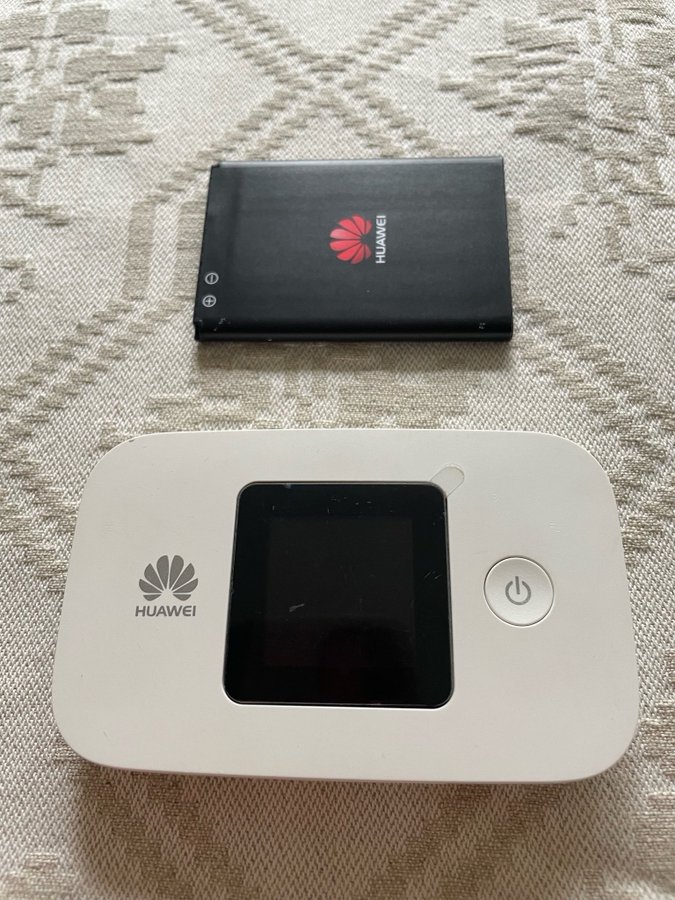 Huawei E5377s-32 4G Mobile Router Vit