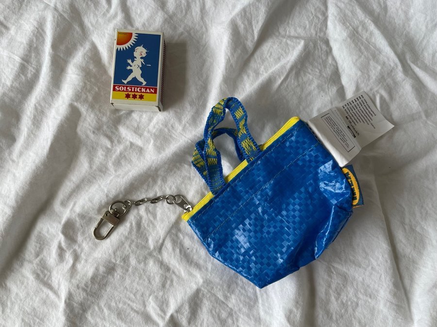 IKEA shoppingkasse påse kasse shoppingbag miniatyr dockskåp blå påse