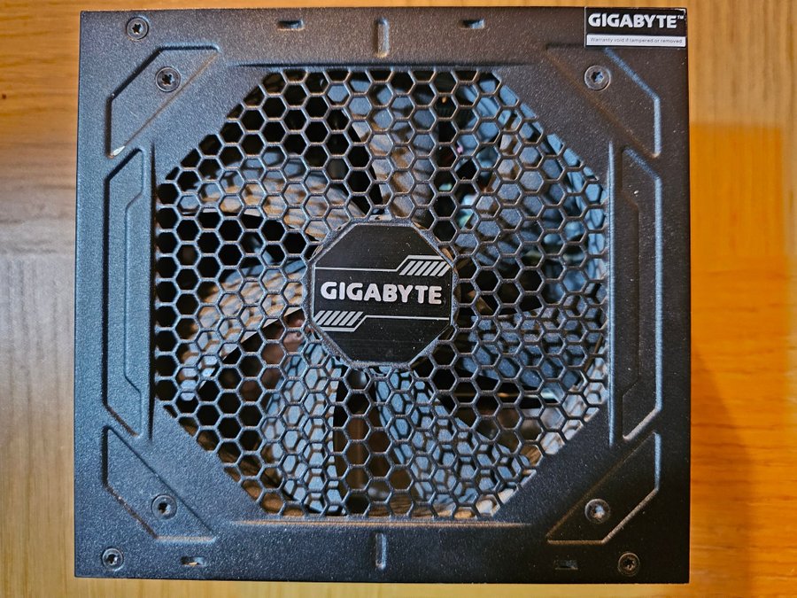 GIGABYTE P750GM 80 PLUS GOLD Modular Power Supply