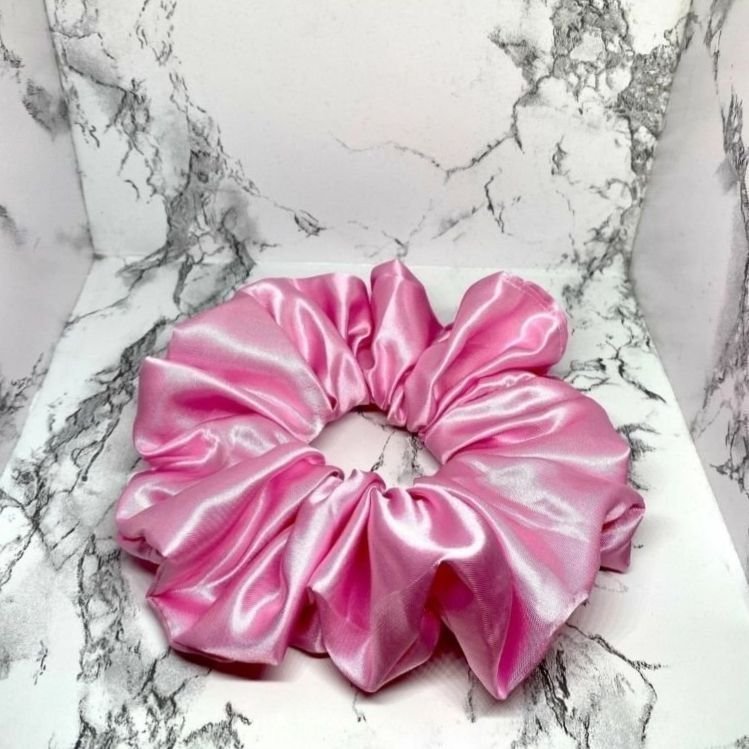 Ljusrosa rosa silke siden överdimensionerad XXL Scrunchie Enchanted Scrunch NY