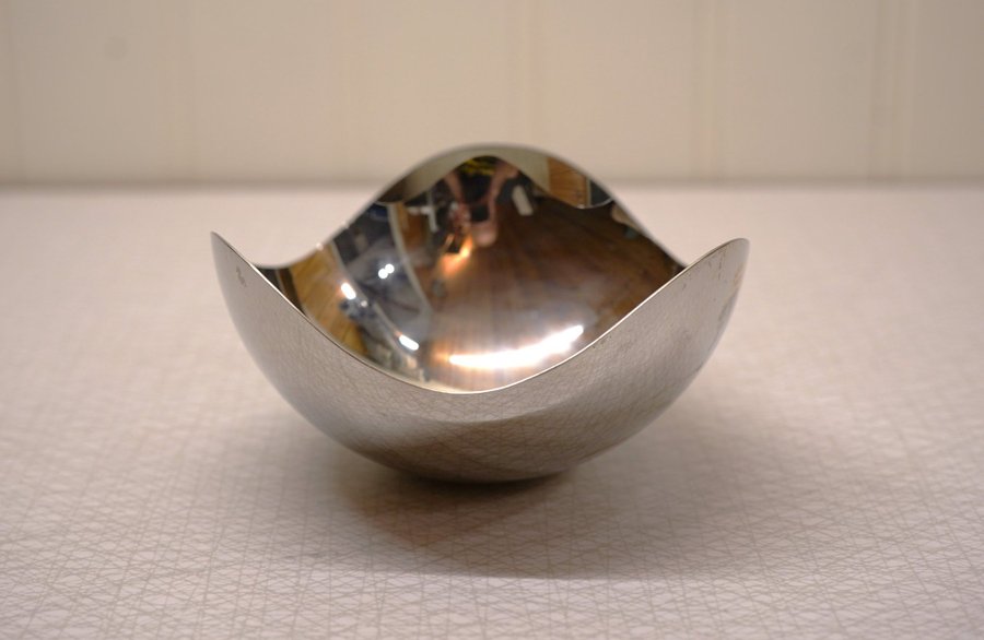 Skål GEORG JENSEN Bloom Hög Skål S