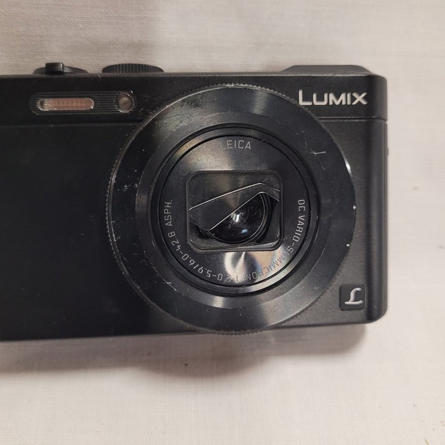 Panasonic Lumix DMC-LF1