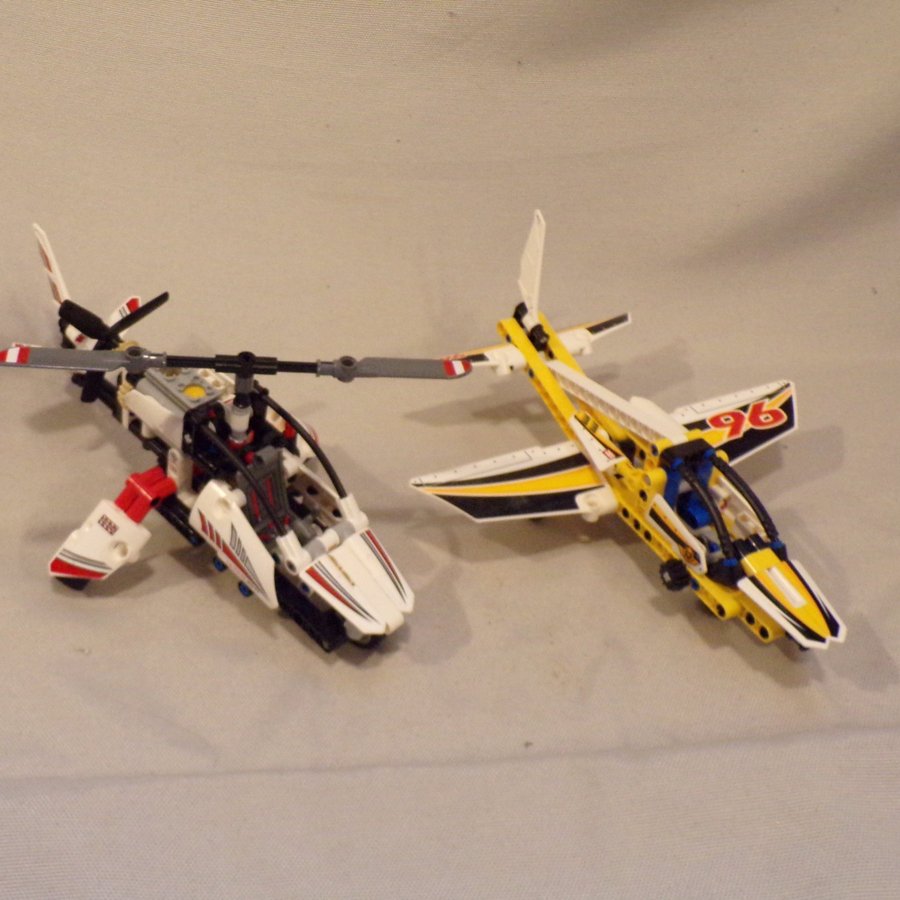 Lego Technic flygfarkoster, 42044 flygplan och 42057 helikopter