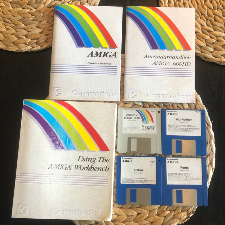 AMIGA 600HD böcker m.m.