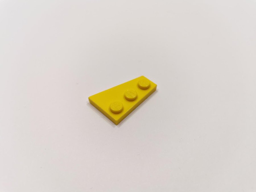 Lego - wedge - vinge - plate - vänster - 3x2 - part 43723 - gul