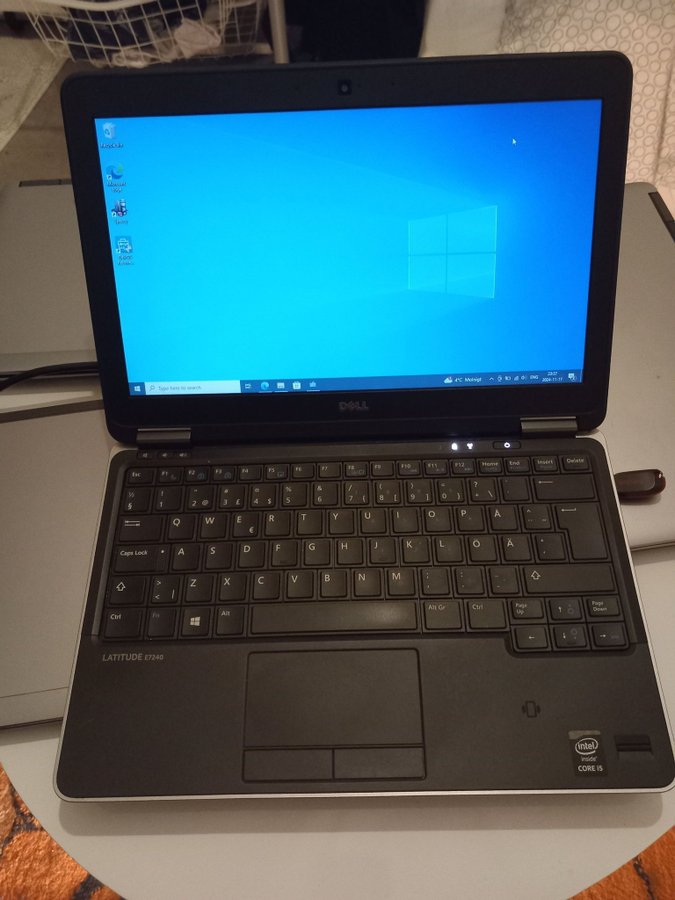 Dell Latitude E7240