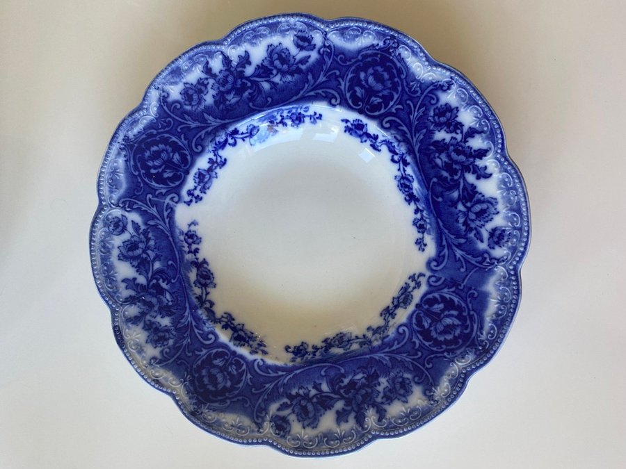 Royal semi-porclain, Wedgwood  co England,Atalanta, djup tallrik