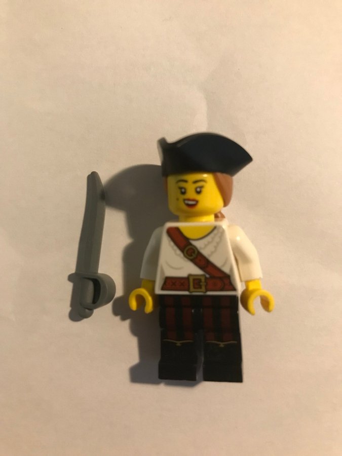 LEGO Cmf Pirate Girl. Serie 20.