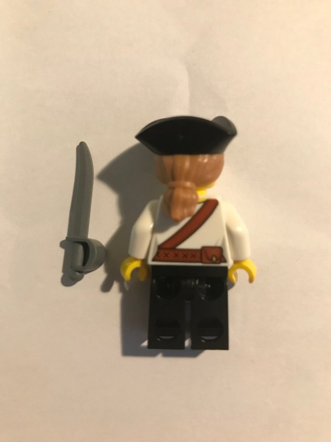 LEGO Cmf Pirate Girl. Serie 20.