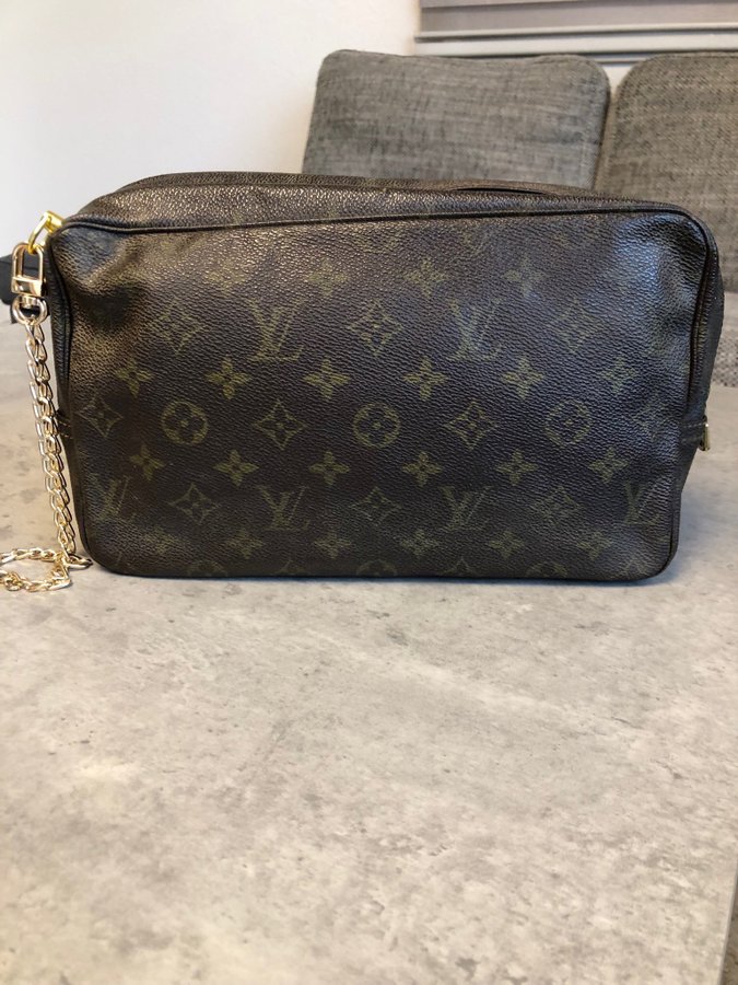 LOUIS VUITTON TROUSSE 28 CLUTCH VÄSKA HANDVÄSKA VINT VINTAGE NECESSÄR