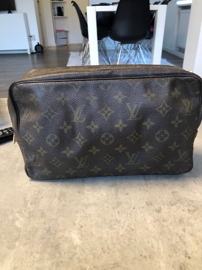 LOUIS VUITTON TROUSSE 28 CLUTCH VÄSKA HANDVÄSKA VINT VINTAGE NECESSÄR