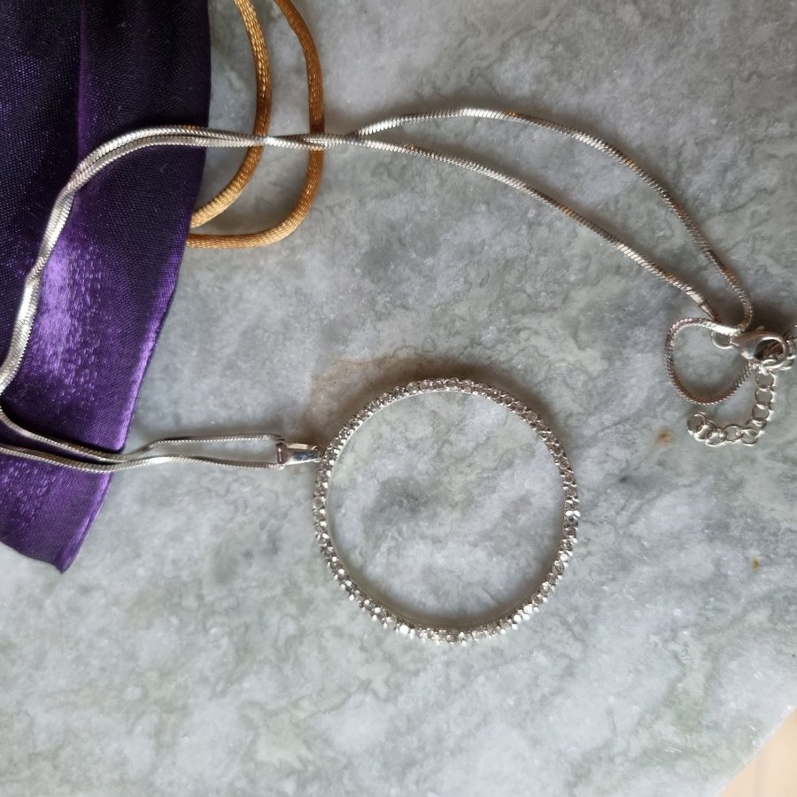 Halsband silver 925. GNISTRANDE STENAR NYTT