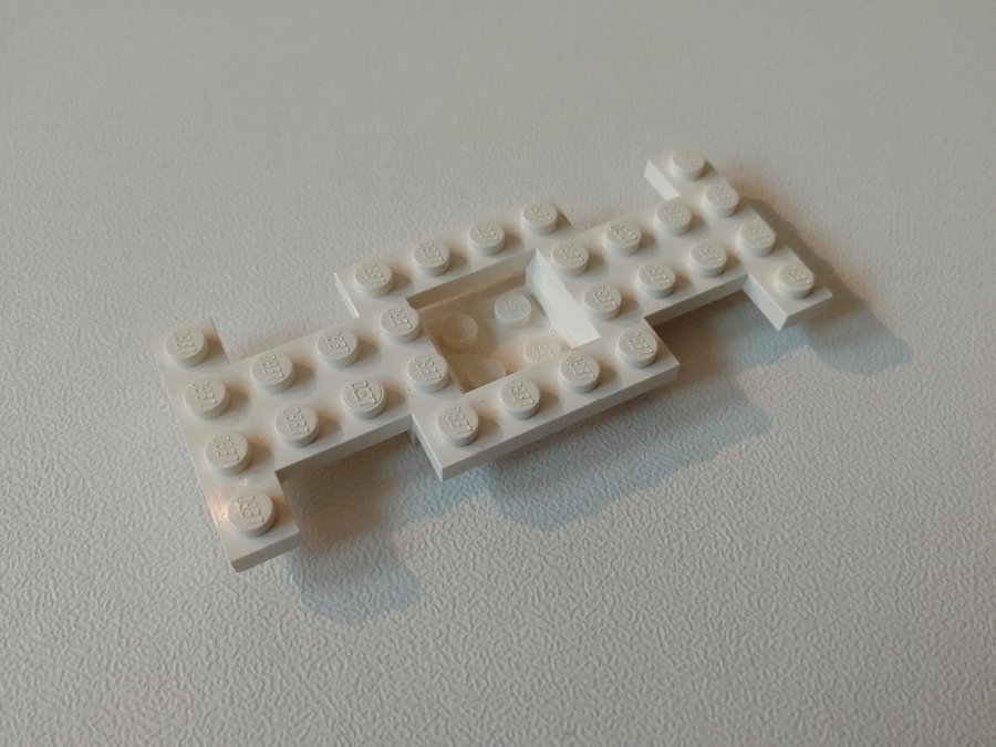 Lego - underdel till fordon - 4x10 - part 4212b - vit