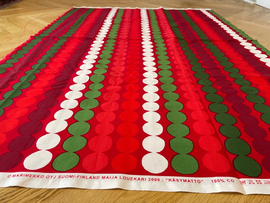 Glatt  Juligt Marimekko Räsymatto tyg; 1 m -Nytt!