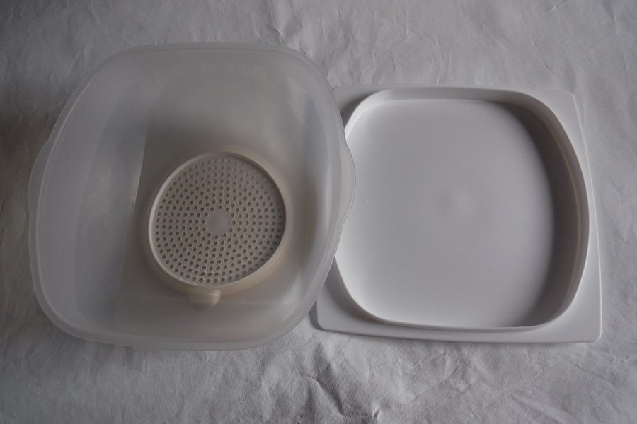 Tupperware ostkupa 20 x 20 cm