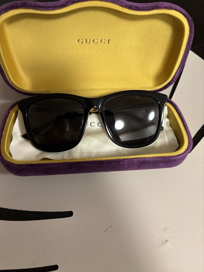 Gucci Solglasögon GG1037SK 001