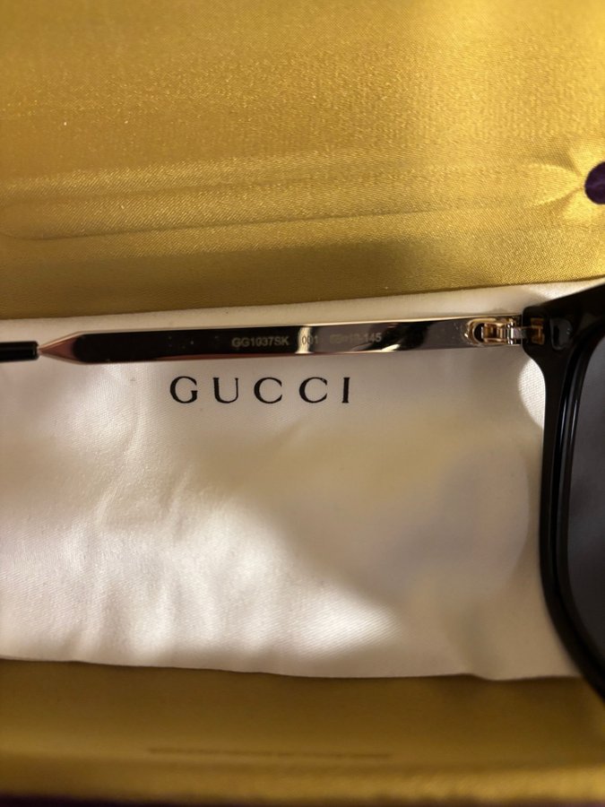 Gucci Solglasögon GG1037SK 001