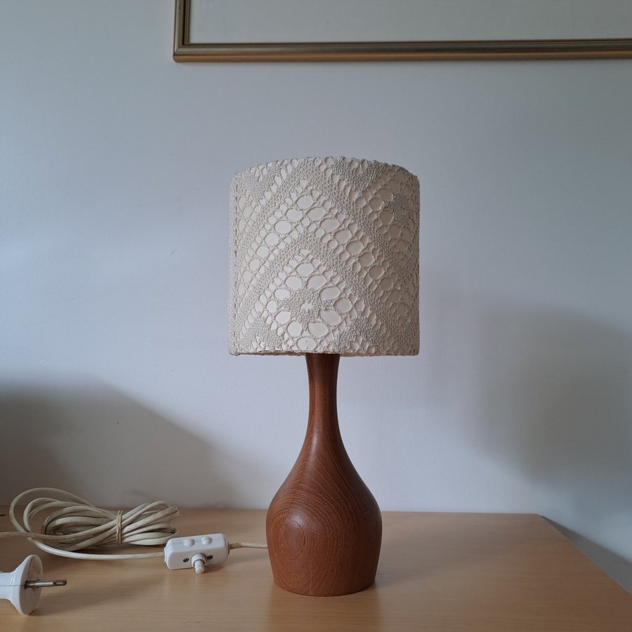 Bordslampa i teak, Retro