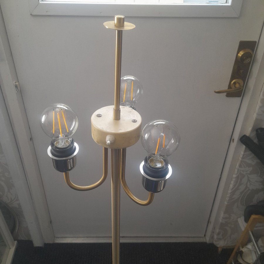 Golvlampa med 4 lampor