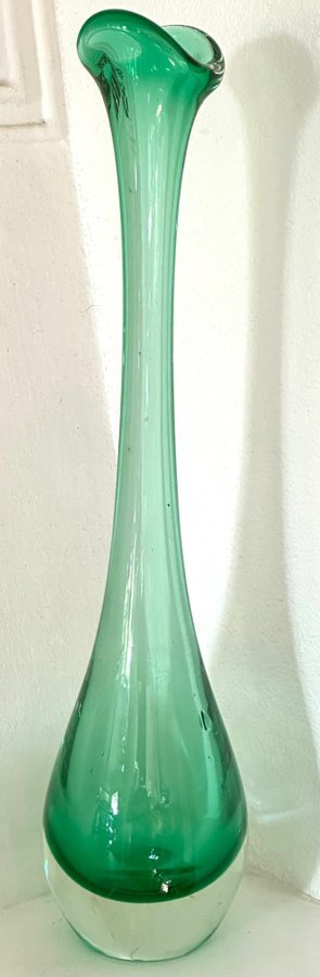 HÖG VAS (32.5cm) GRÖNT GLAS och KLARGLAS SOLITÄRVAS "HUNDBENSVAS" HÖG ROSVAS