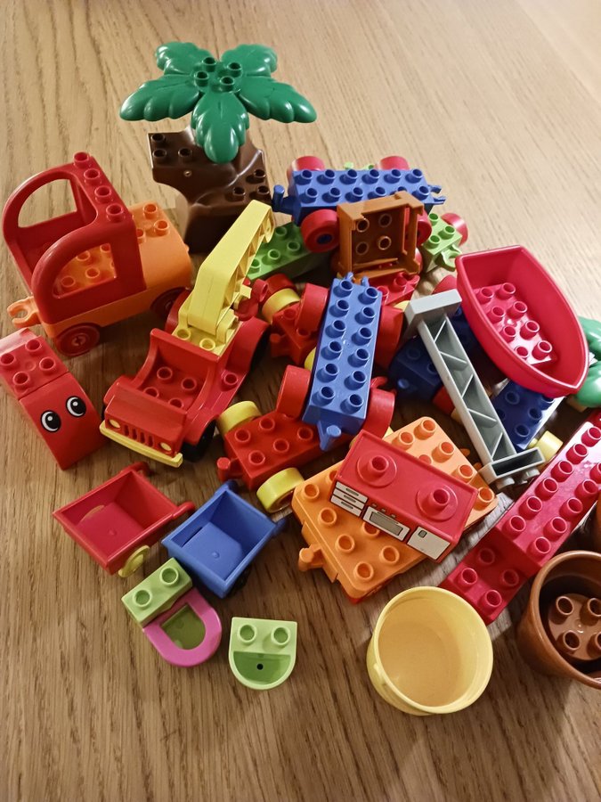 Lego Duplo bilar, vagnar mm