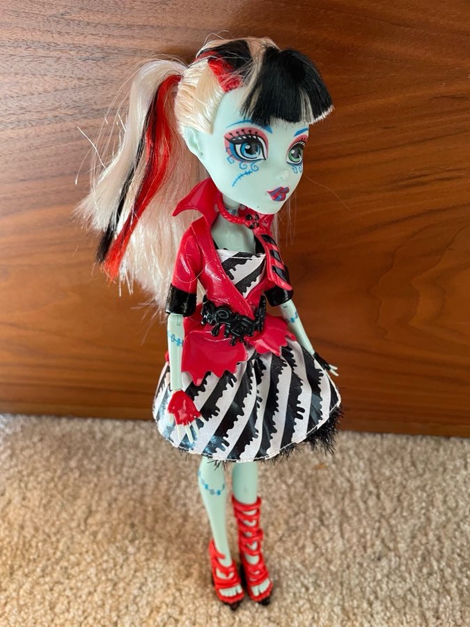 Monster High Frankie Stein Sweet Screams