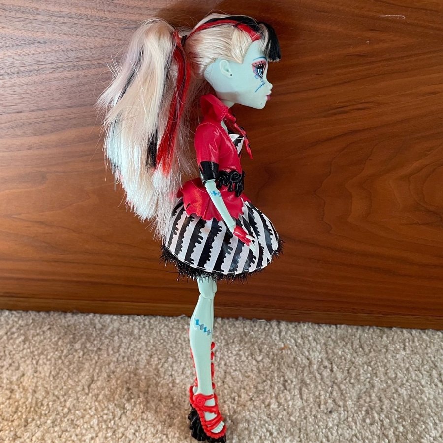 Monster High Frankie Stein Sweet Screams