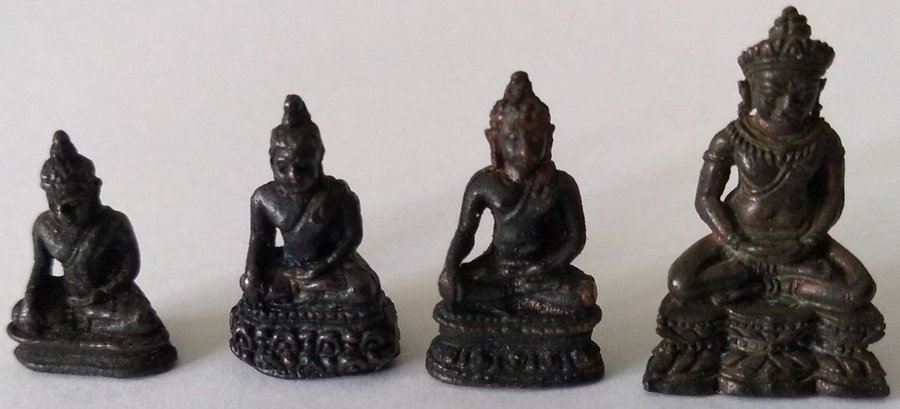 Originale miniature buddhistiske statuetter - i alt 7 stk