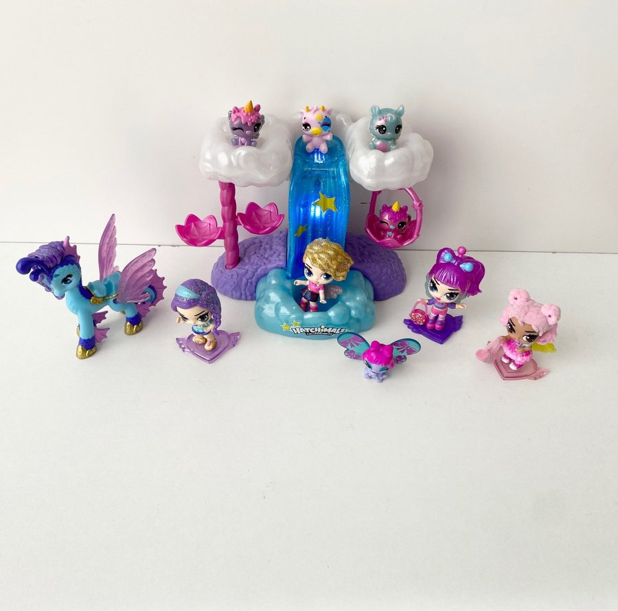 Hatchimals Collectibles - Lekset med vattenfall och figurer