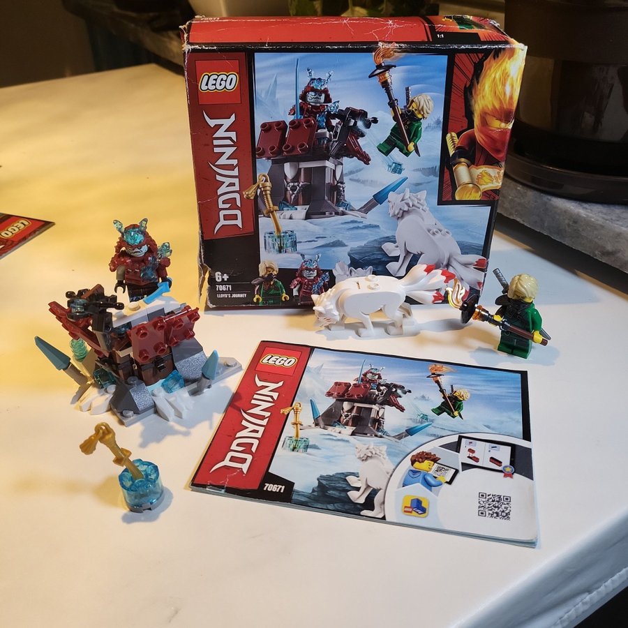 Lego Ninjago 70671 - Ice Emperor's Frozen Fortress