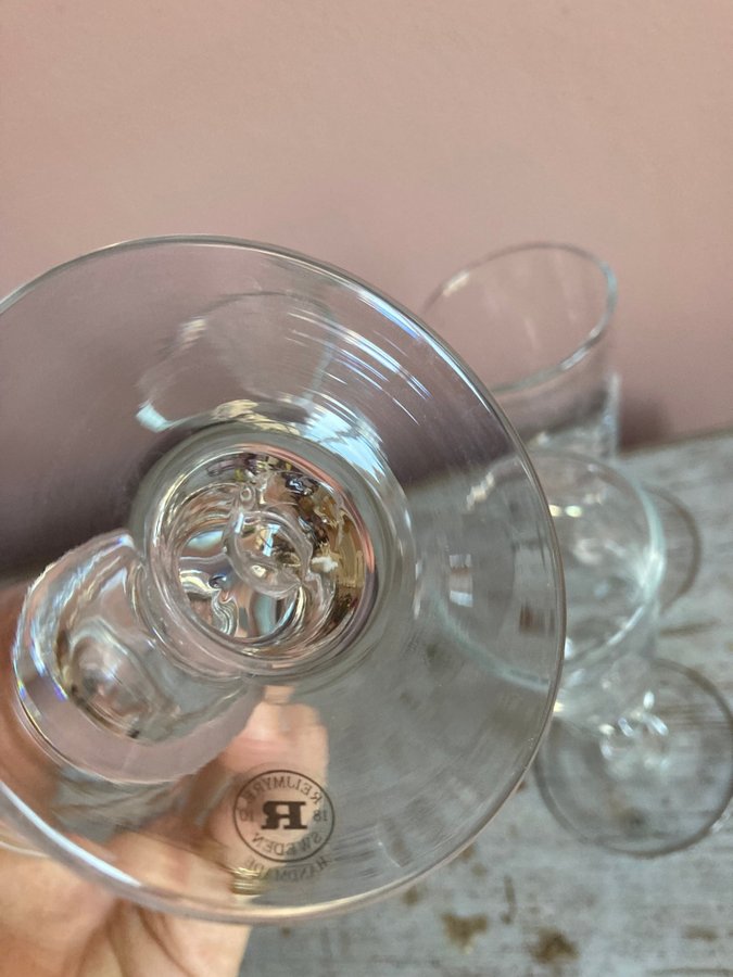 Glas fyra vinglas Slottet Reijmyre Glasbruk 1700-tal