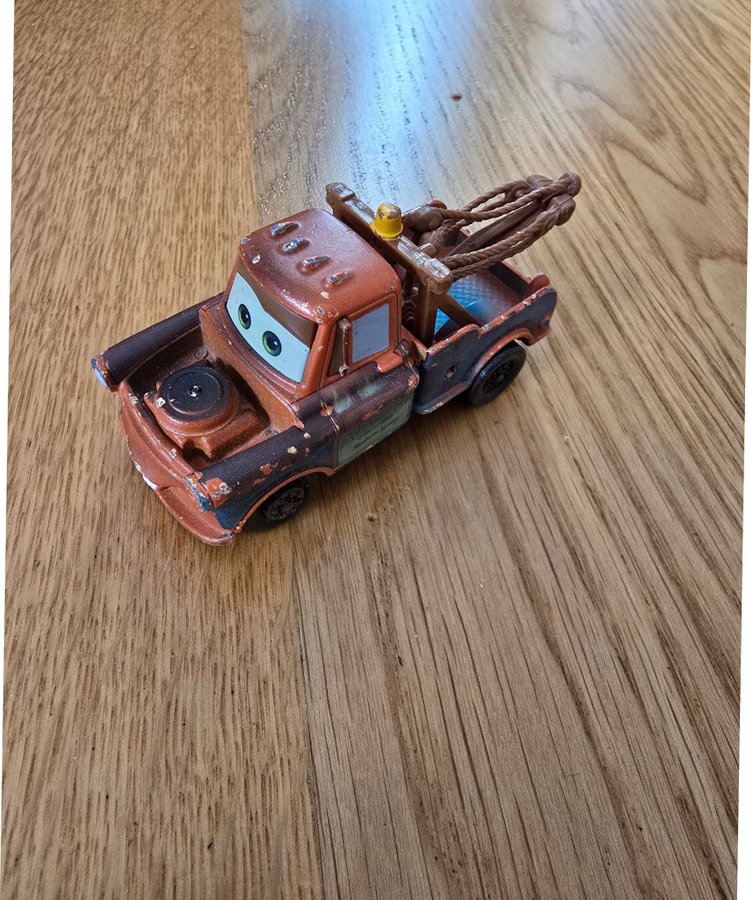 Disney Cars Bilar Pixar Metall 8-9cm - Bärgaren, Mater