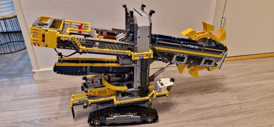 Lego technic 42055 bucket wheel excavator