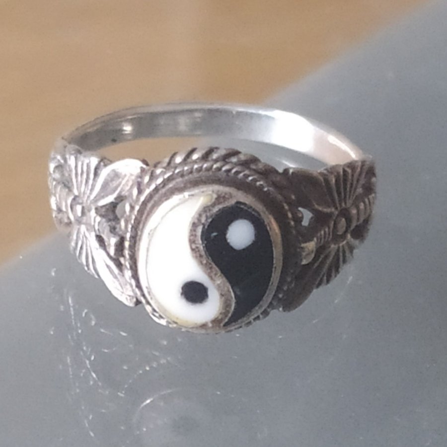 Ring silver yin/ yang emalj