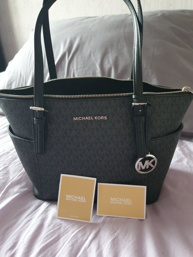 NY ÄKTA Michael kors väska