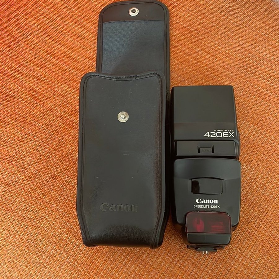 Canon Speedlite 420EX med väska