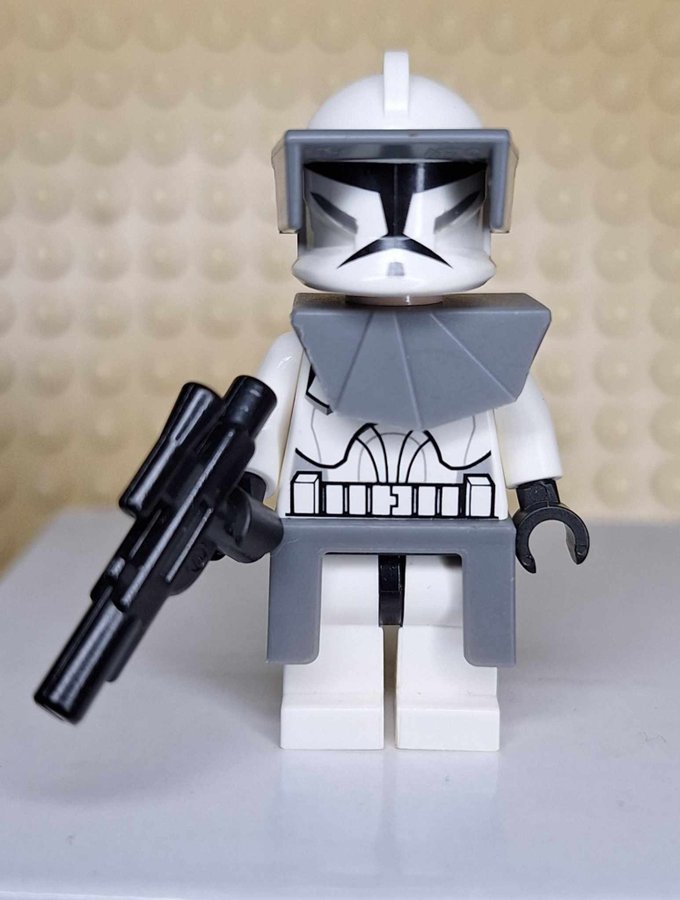 Lego Star Wars (NYSKICK) Clone Trooper (Phase 1) Gray Visor,Pauldron,kama/sw0203