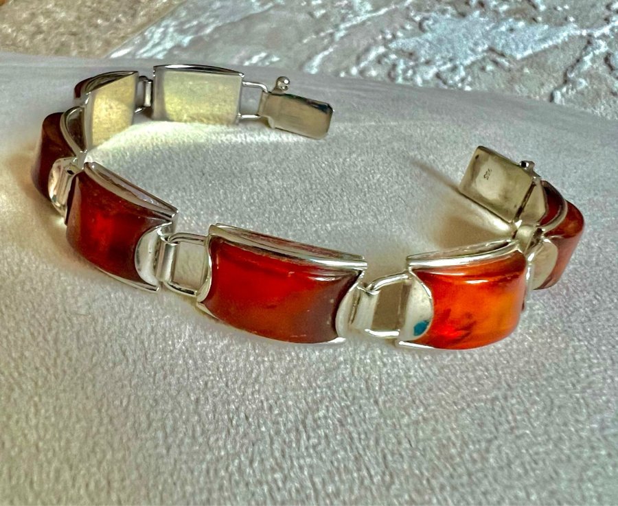 Unik armband i silver 935 med bärnsten